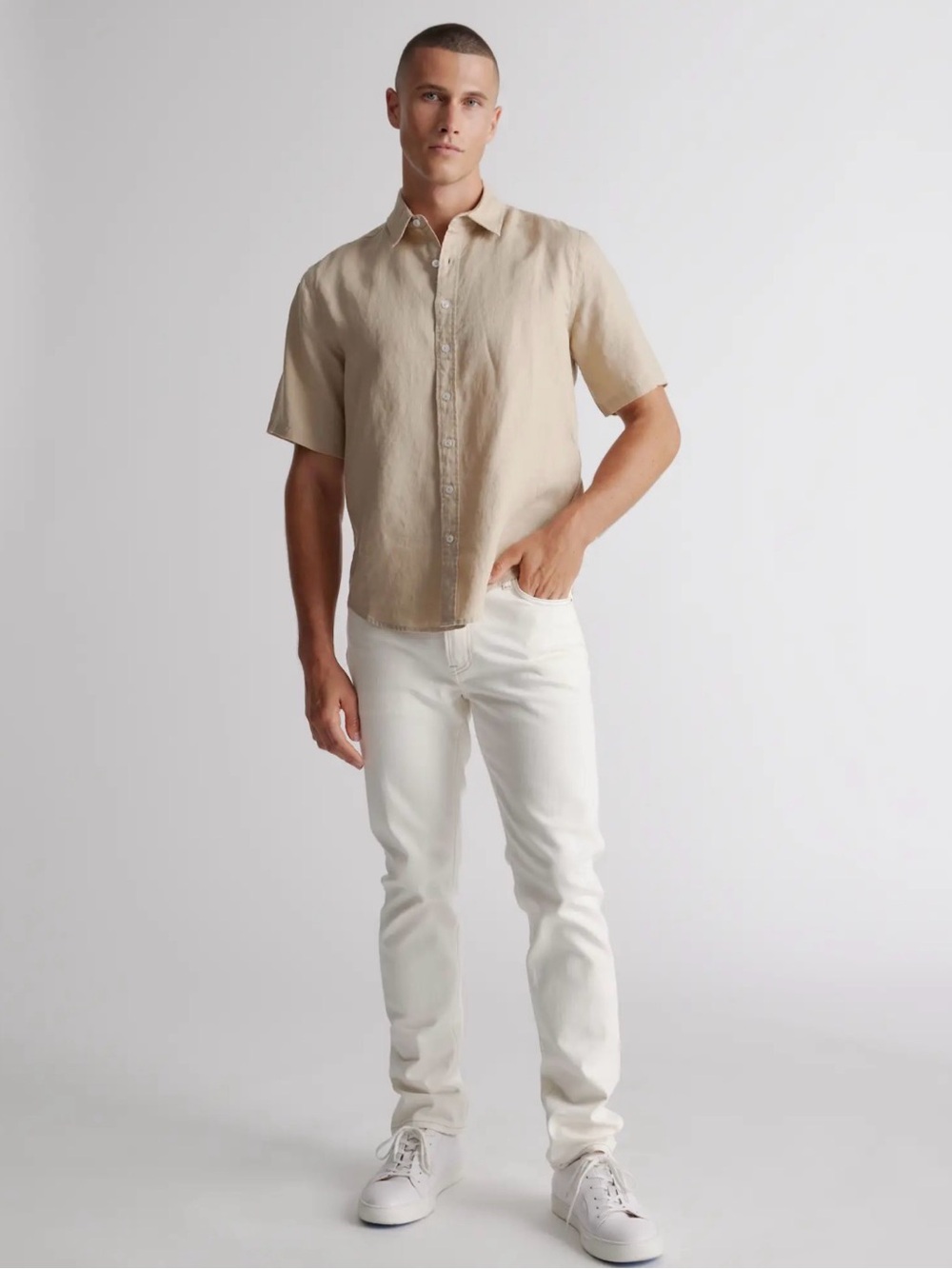 Quince Men's Short-Sleeve Button-Down Shirt in Tan